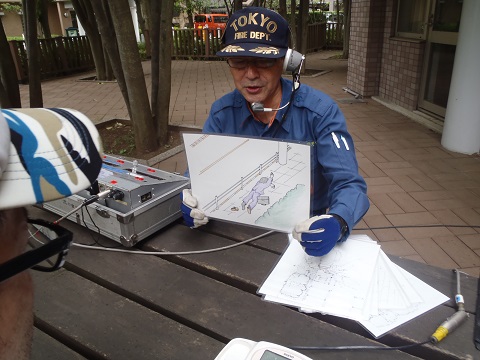 備蓄倉庫見学（写真9）