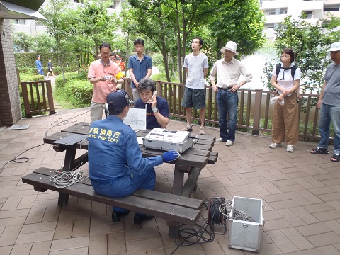 備蓄倉庫見学（写真9）