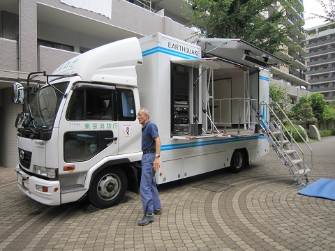 備蓄倉庫見学（写真9）