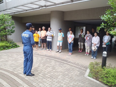 備蓄倉庫見学（写真9）