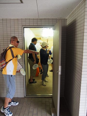 防災倉庫見学（写真8）