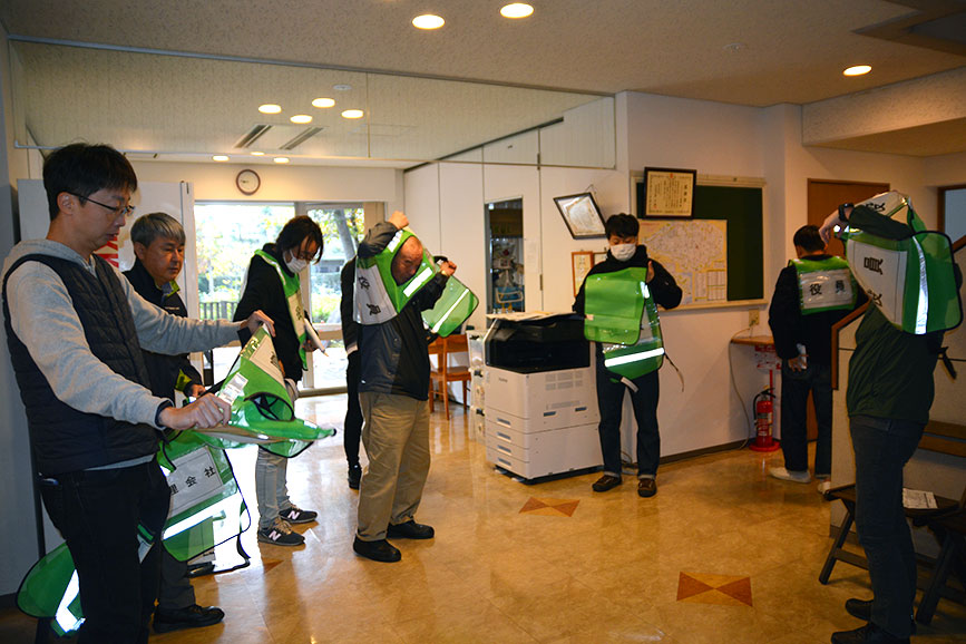 自衛消防訓練_スタッフベスト着用