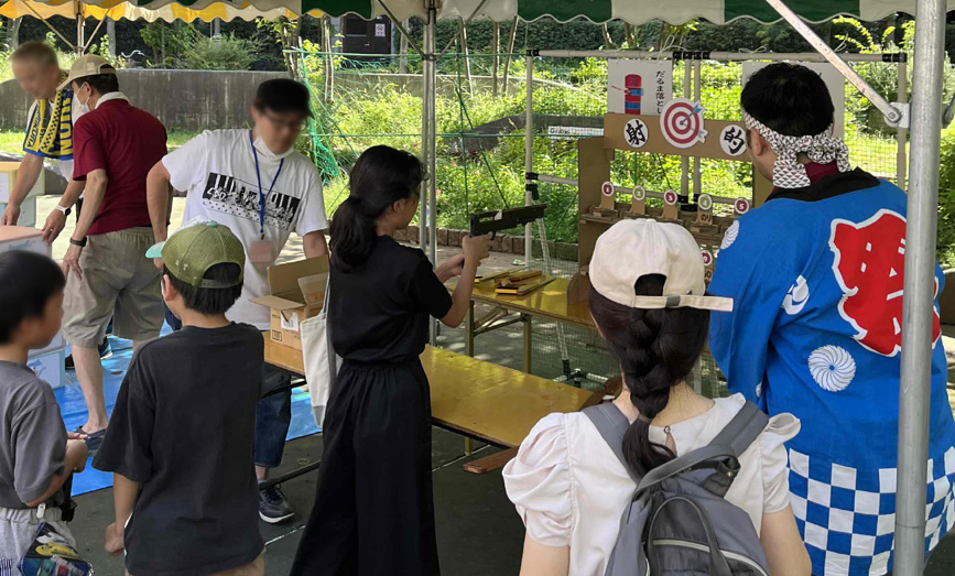 写真：射的ゲーム