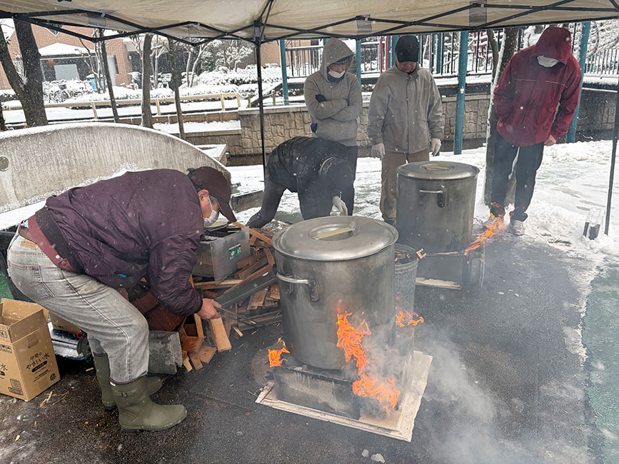 豚汁づくりの様子